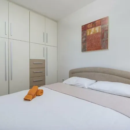 Ida Pensionat Novigrad Istria